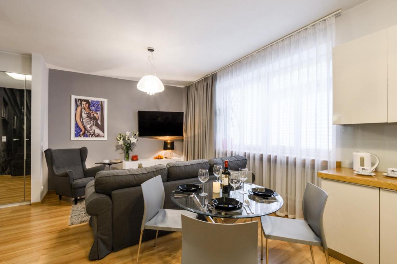 Nr 1 Europa22 Centrum Apartment Old Town Warsaw Stare Miasto Historyczna Kamienica Umiejscowiona W Zabytkowej Czesci Warszawy Obok Parku Multimedialnego I Barbakanu Parking 24H Sniadanie Opcjonaln Breakfast Optional Check In From 14 Pm Parter Ground Esterno foto