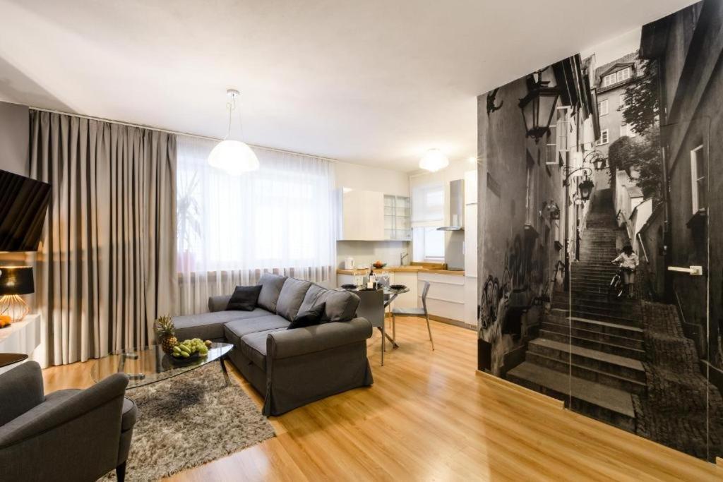 Nr 1 Europa22 Centrum Apartment Old Town Warsaw Stare Miasto Historyczna Kamienica Umiejscowiona W Zabytkowej Czesci Warszawy Obok Parku Multimedialnego I Barbakanu Parking 24H Sniadanie Opcjonaln Breakfast Optional Check In From 14 Pm Parter Ground Esterno foto