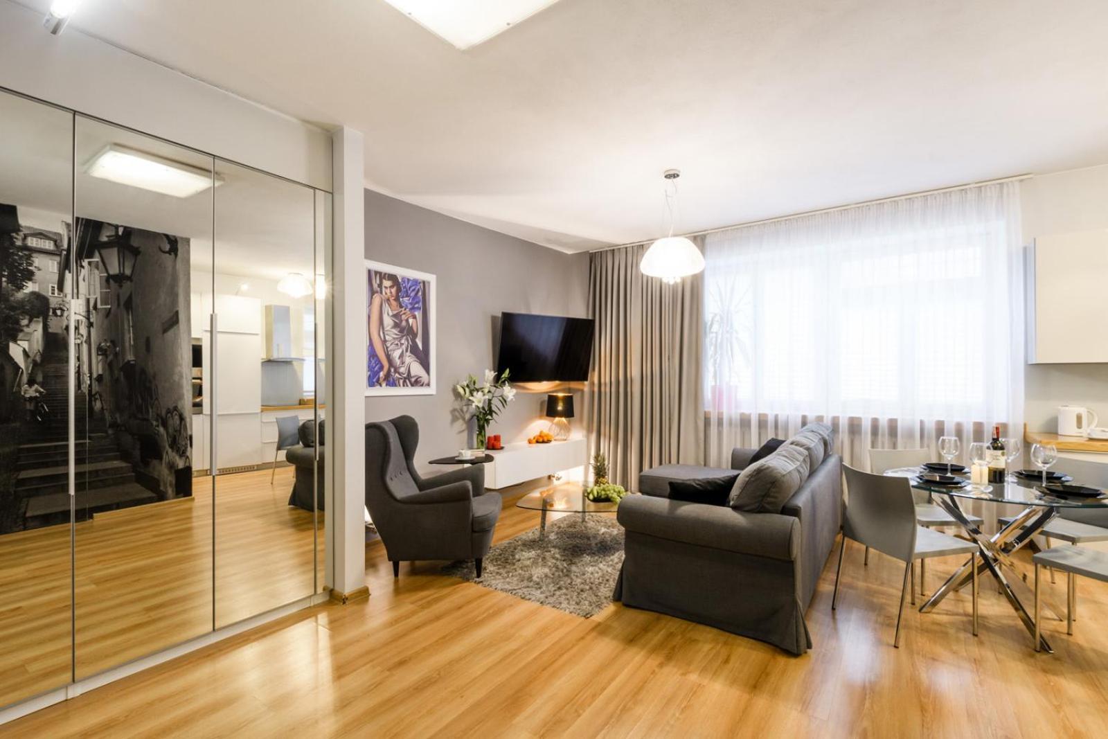 Nr 1 Europa22 Centrum Apartment Old Town Warsaw Stare Miasto Historyczna Kamienica Umiejscowiona W Zabytkowej Czesci Warszawy Obok Parku Multimedialnego I Barbakanu Parking 24H Sniadanie Opcjonaln Breakfast Optional Check In From 14 Pm Parter Ground Esterno foto